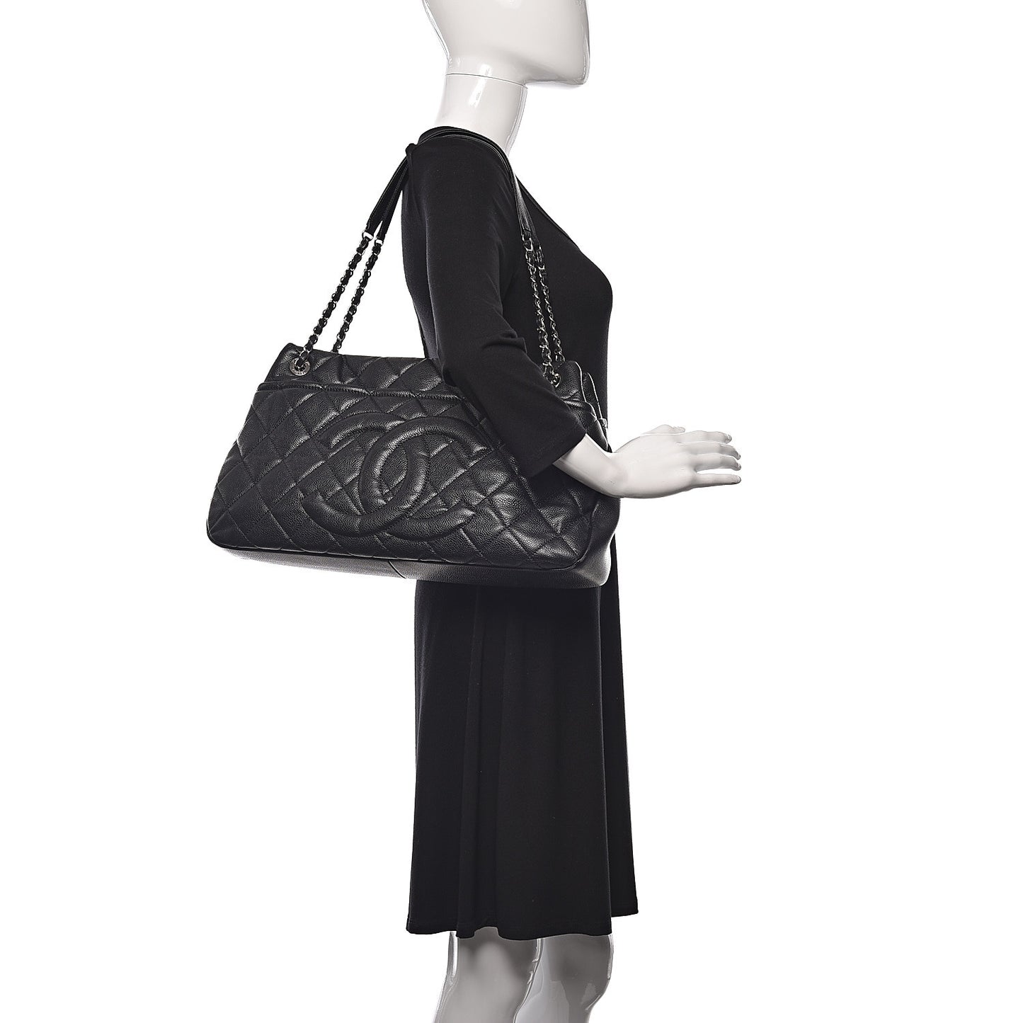 Caviar Quilted CC Timeless Soft Tote Black