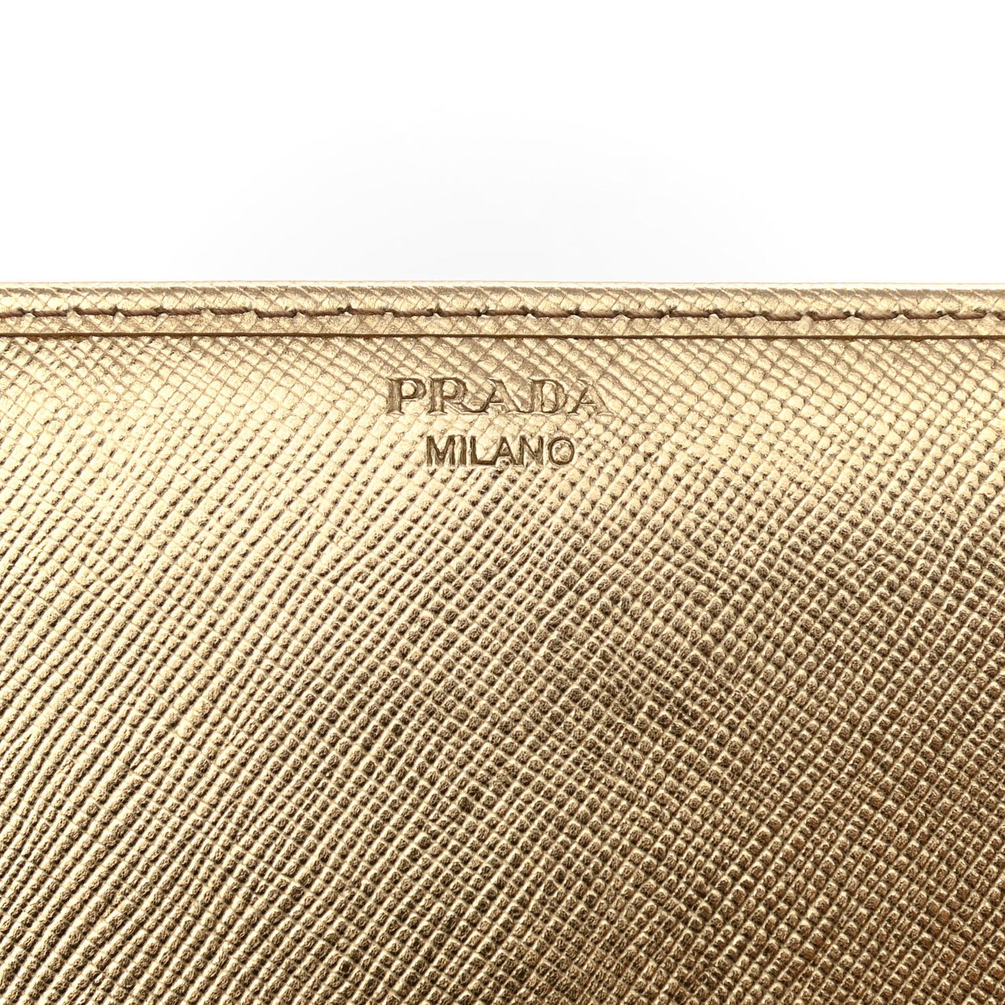 Metallic Saffiano Metal Chain Wallet Platino