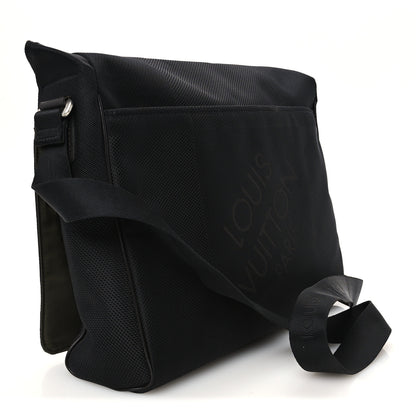 Louis Vuitton Damier Geant Petit Messenger Bag Black 3 of 10