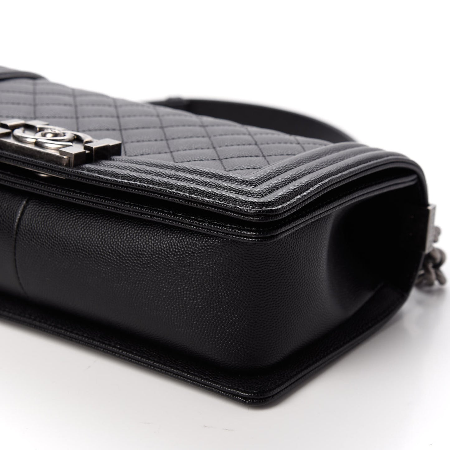 Caviar Quilted Medium Boy Flap Black