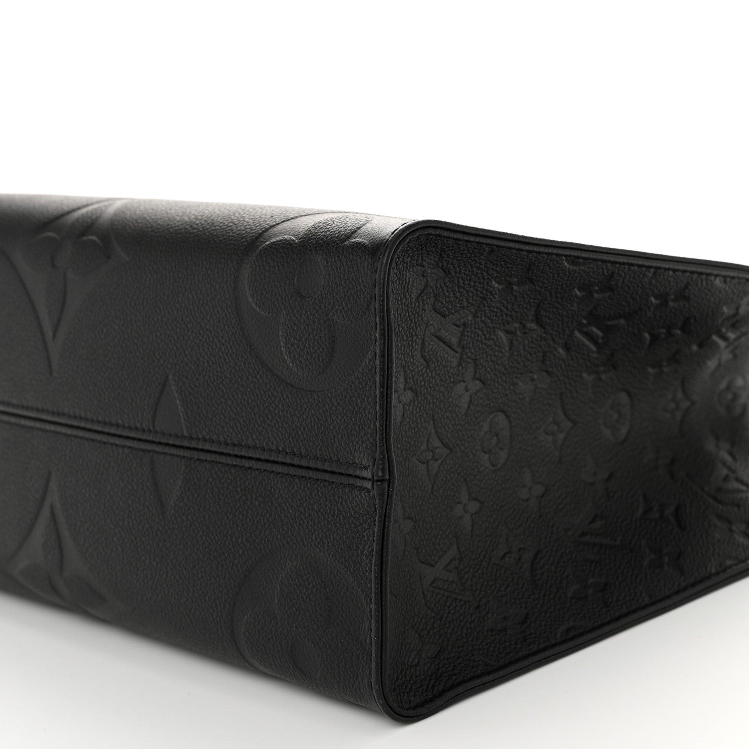 Louis Vuitton Empreinte Monogram Giant OnTheGo MM Black 9 of 9