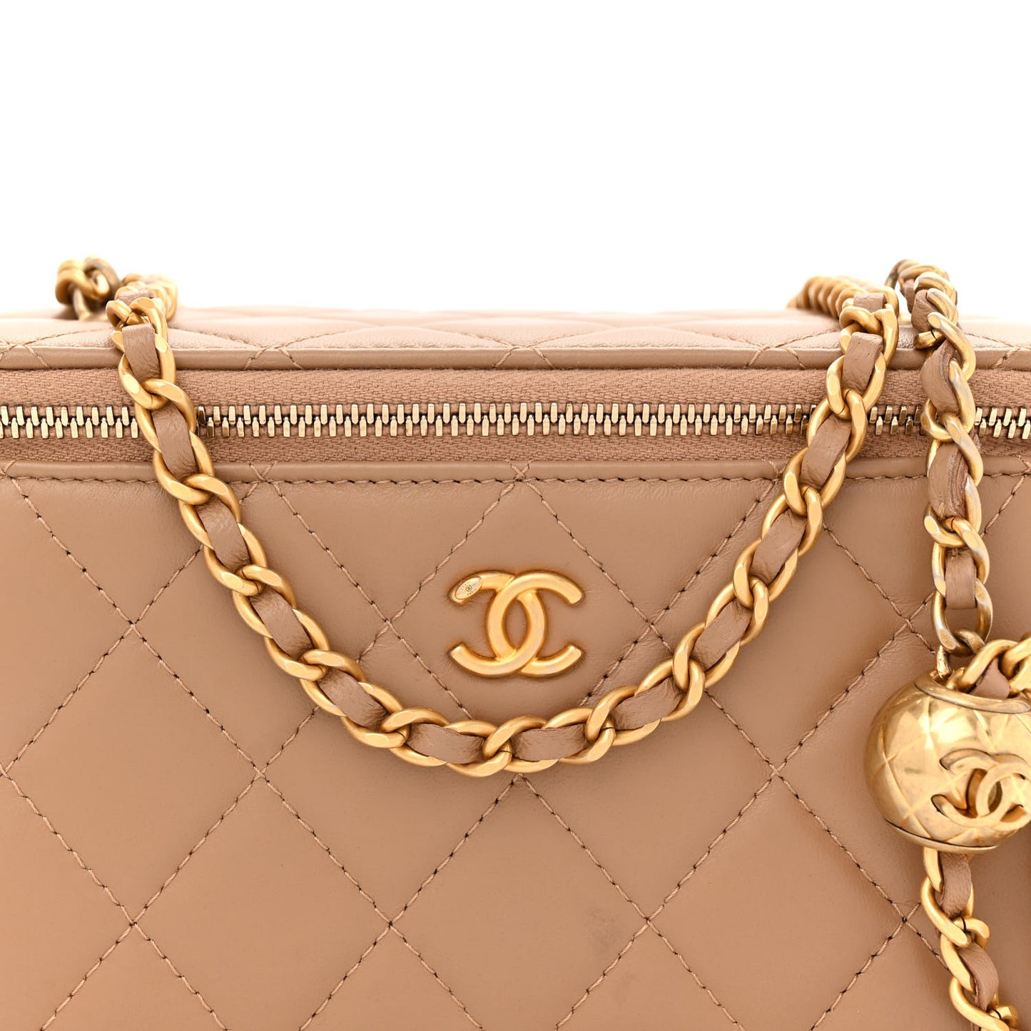 Lambskin Quilted Pearl Crush Small Vanity Case With Chain Beige