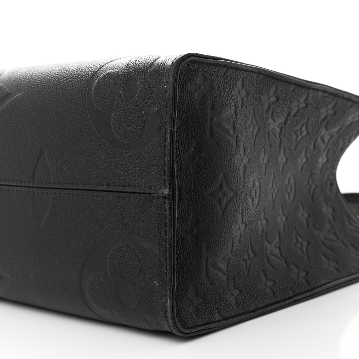 Louis Vuitton Empreinte Monogram Giant OnTheGo MM Black 9 of 10