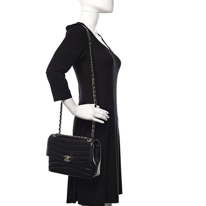 Chanel Shiny Lambskin Chevron Quilted Miroir Black 2 of 14