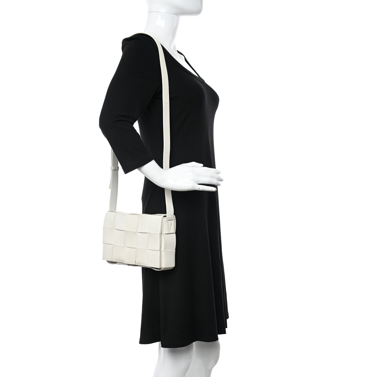 Bottega Veneta Lambskin Maxi Intrecciato Cassette Crossbody Bag White 2 of 16
