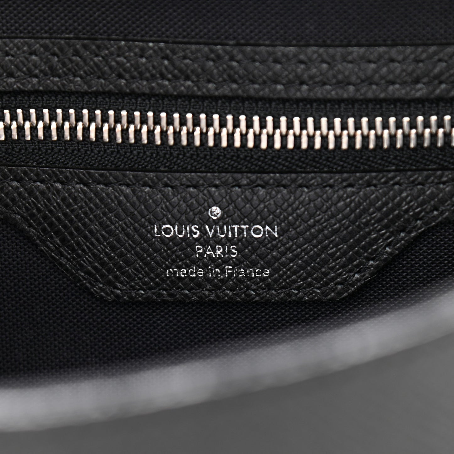 Taiga Roman MM Messenger Black