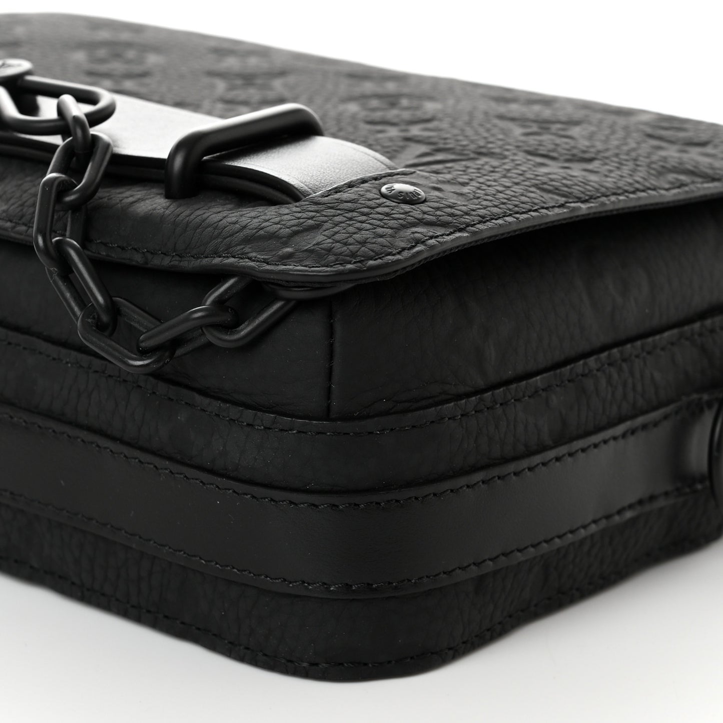 Taurillon Monogram Steamer Messenger Black