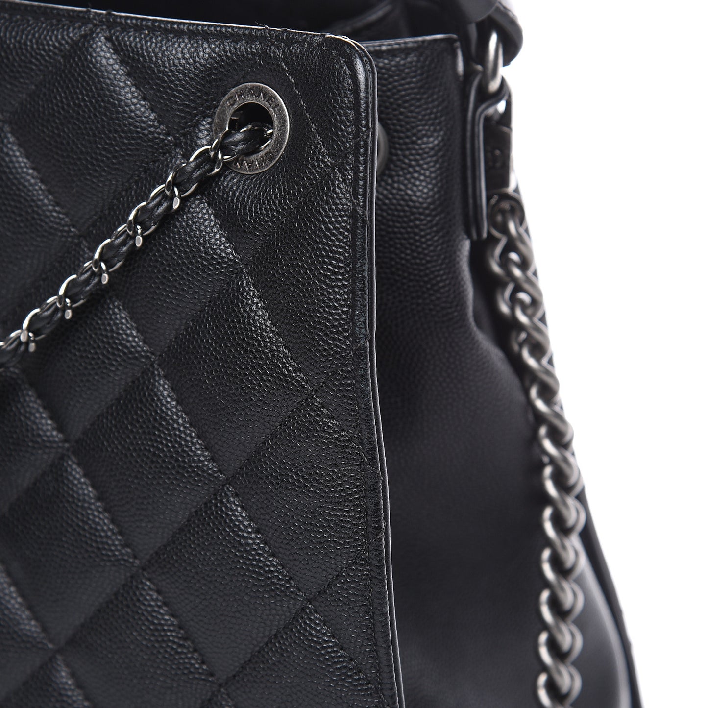 Caviar Quilted Medium CC Bucket Bag Black