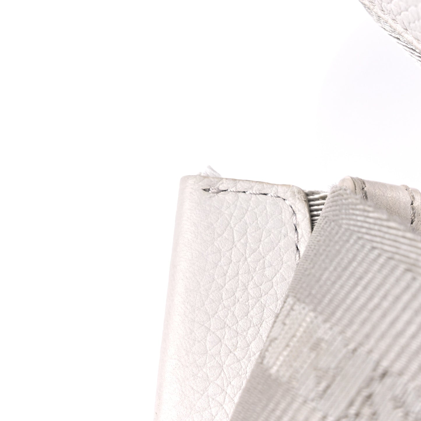 Oblique Saddle Messenger Pouch Beige