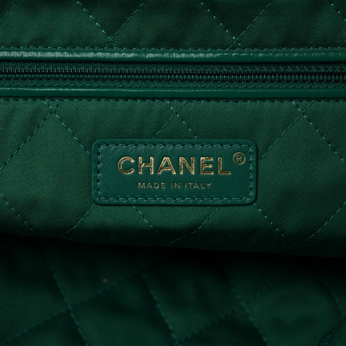Shiny Calfskin Quilted Small Chanel 22 Green
