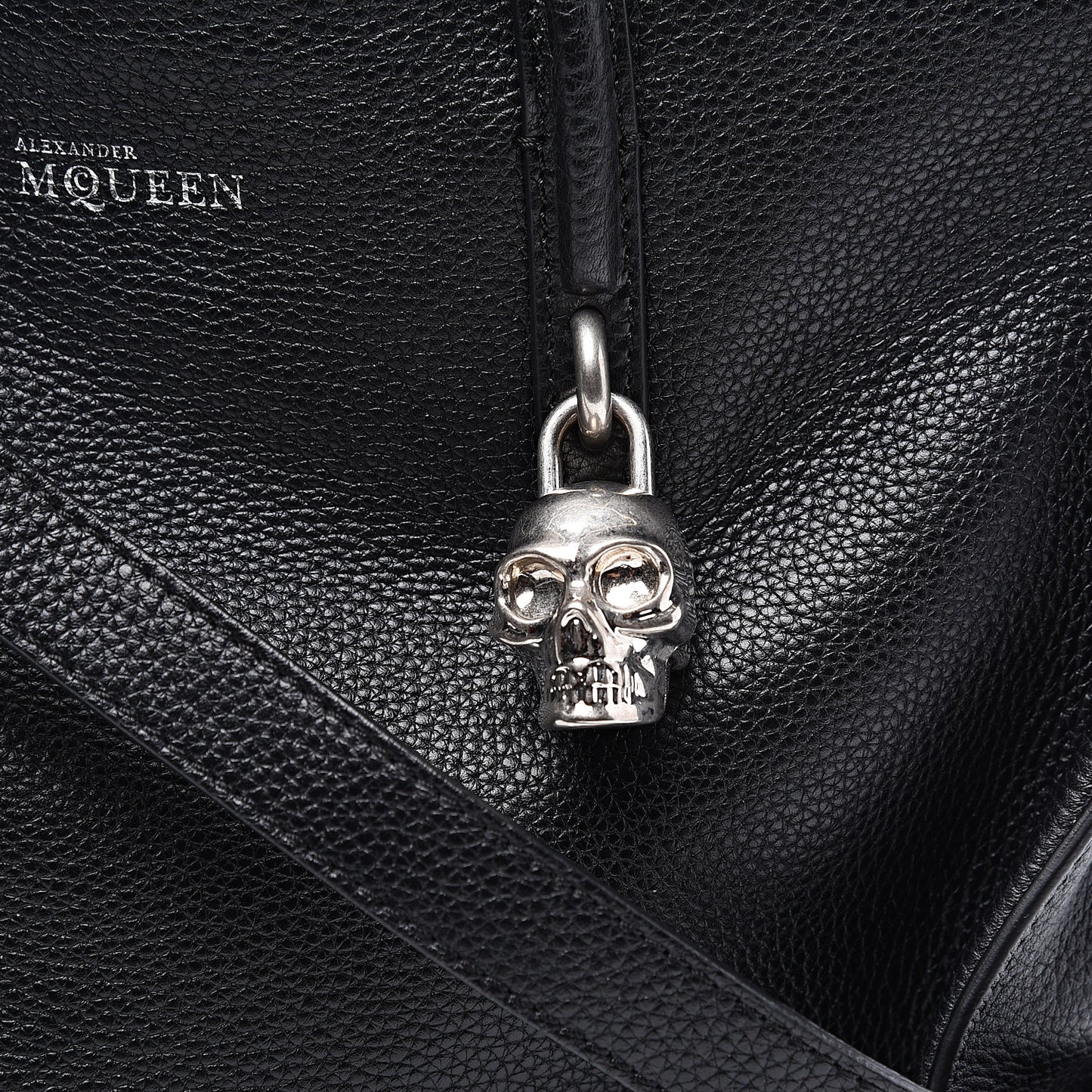 Pebbled Calfskin Small Skull Padlock Zip Around Tote Black