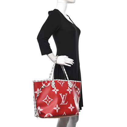 Louis Vuitton Monogram Giant Neverfull MM Rouge 2 of 14