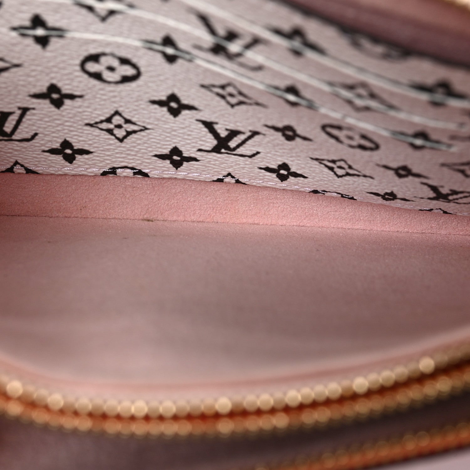 Louis Vuitton Monogram Giant Double Zip Pochette Rouge 3 of 7