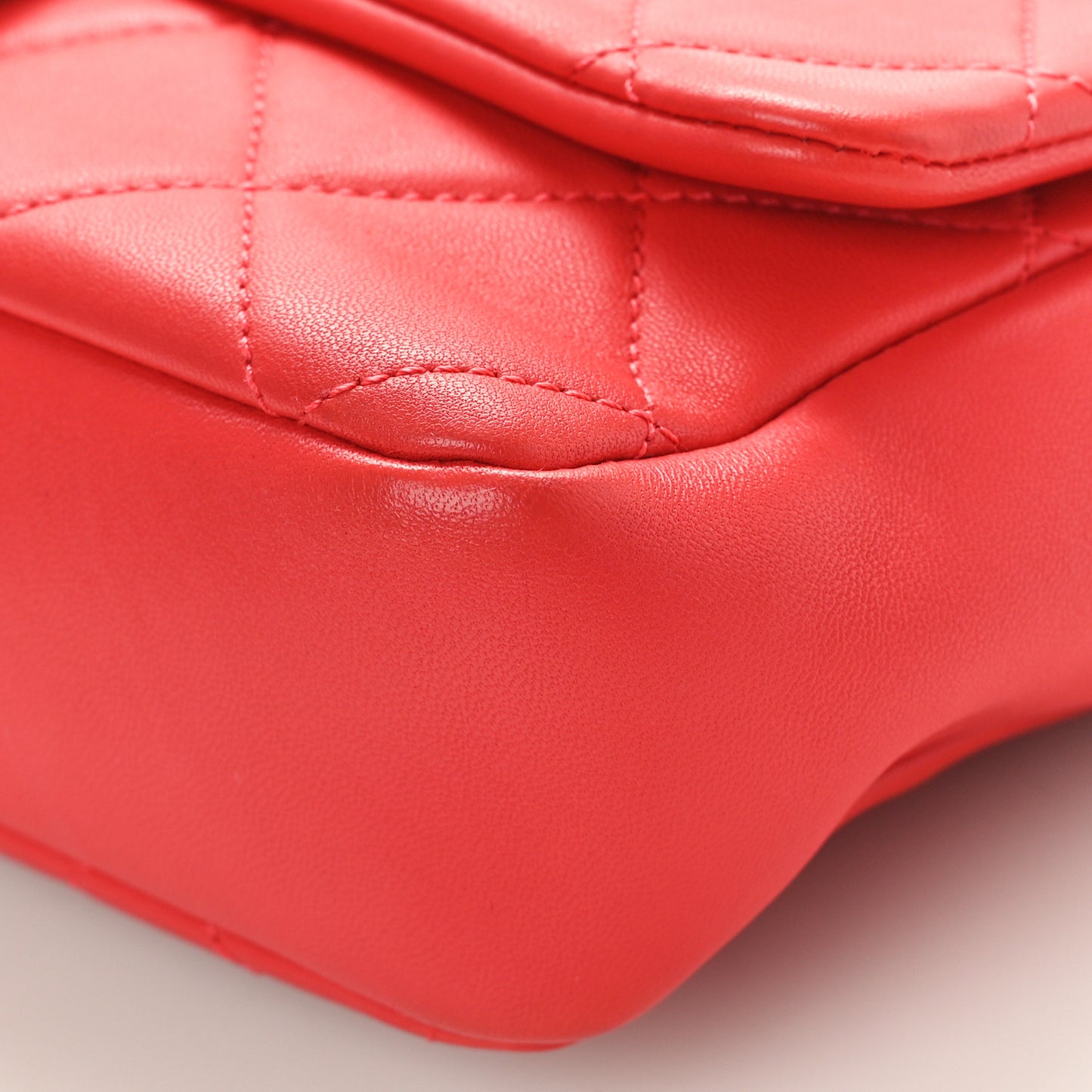 Lambskin Quilted Resin Bi-Color Chain Flap Bag Red