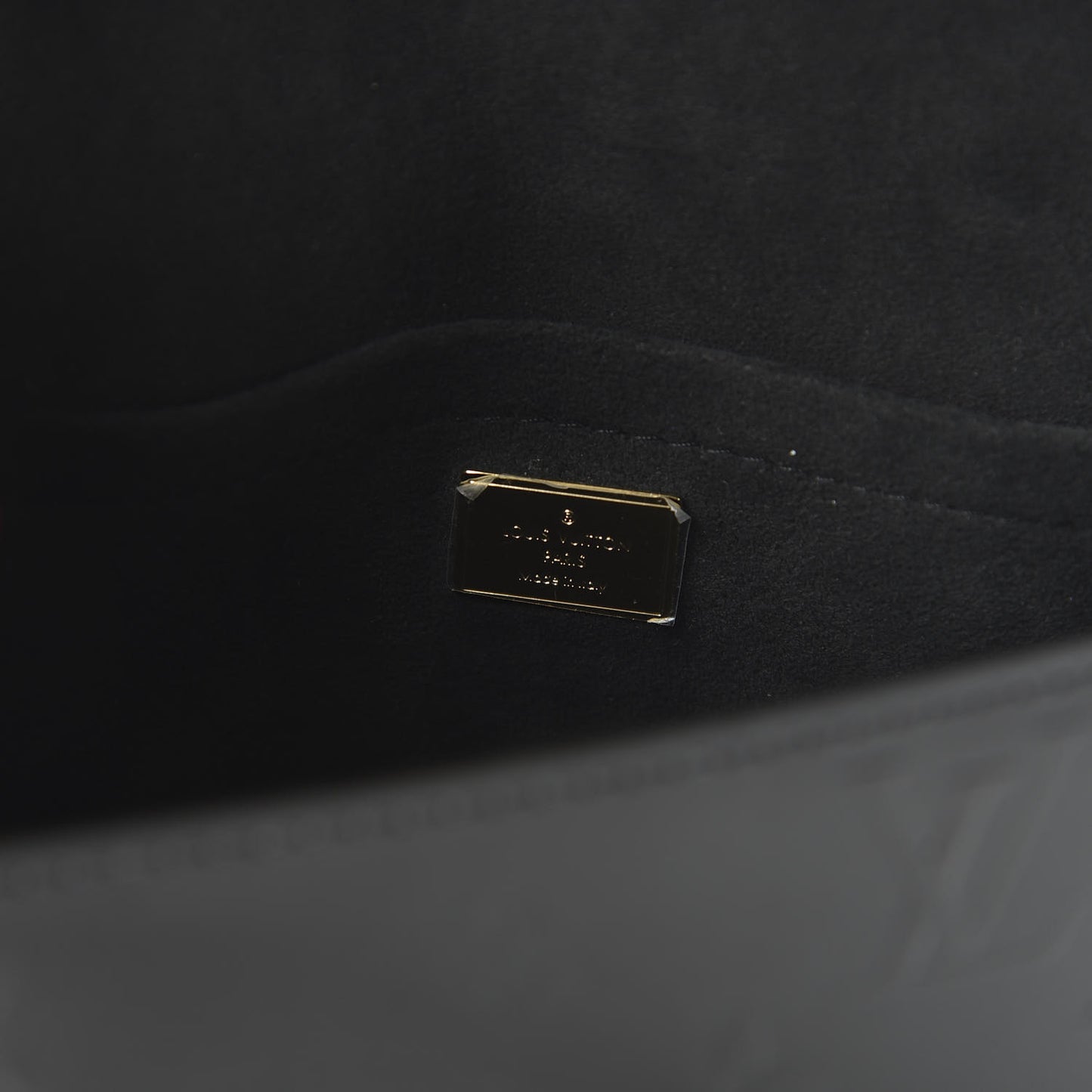 Vernis Epi Monogram Spring Street Black
