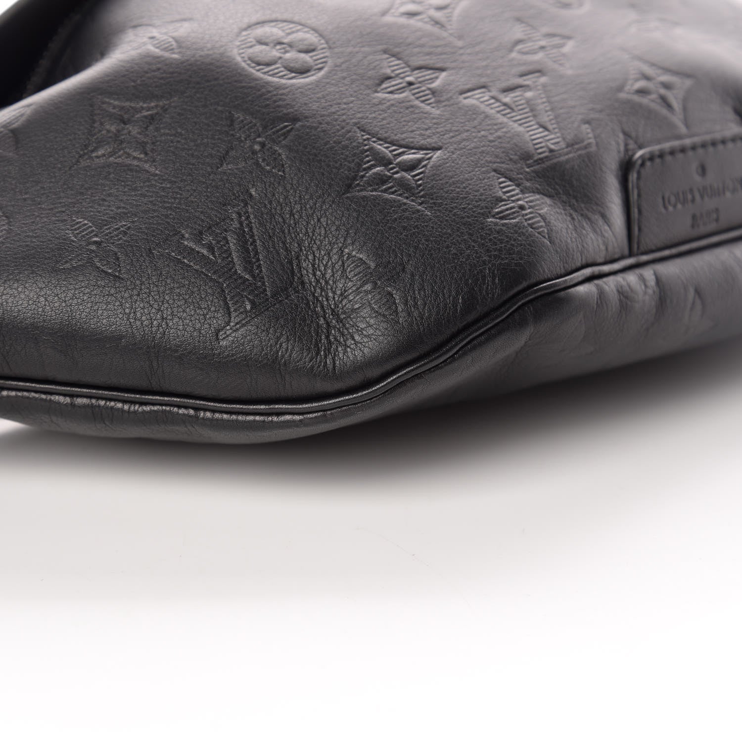 Louis Vuitton Calfskin Monogram Shadow Discovery Bumbag Black 5 of 8