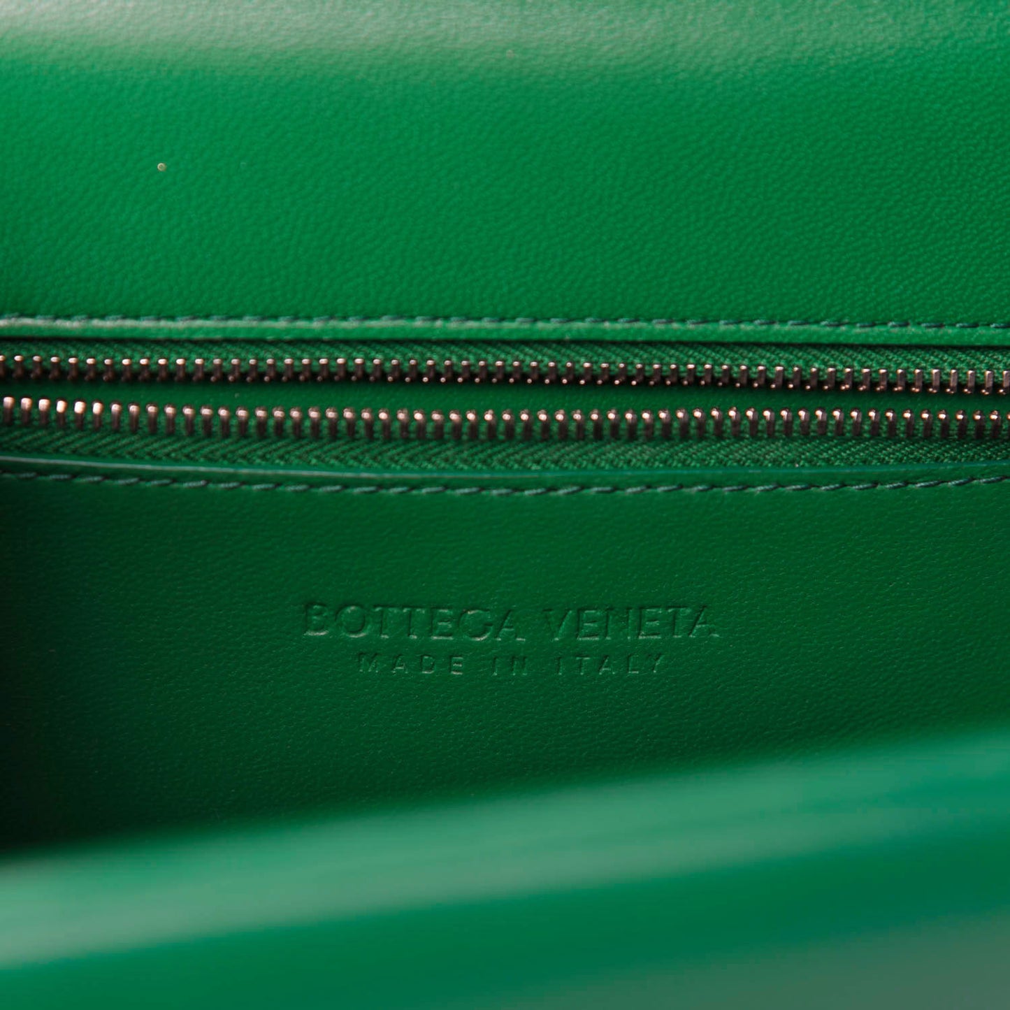 Box Calfskin Nappa Clip Bag Racing Green