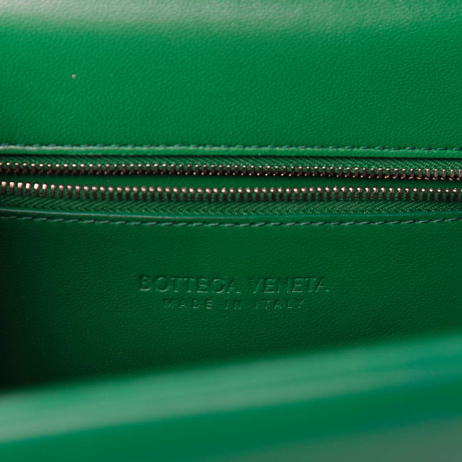 Bottega Veneta Box Calfskin Nappa Clip Bag Racing Green 9 of 12