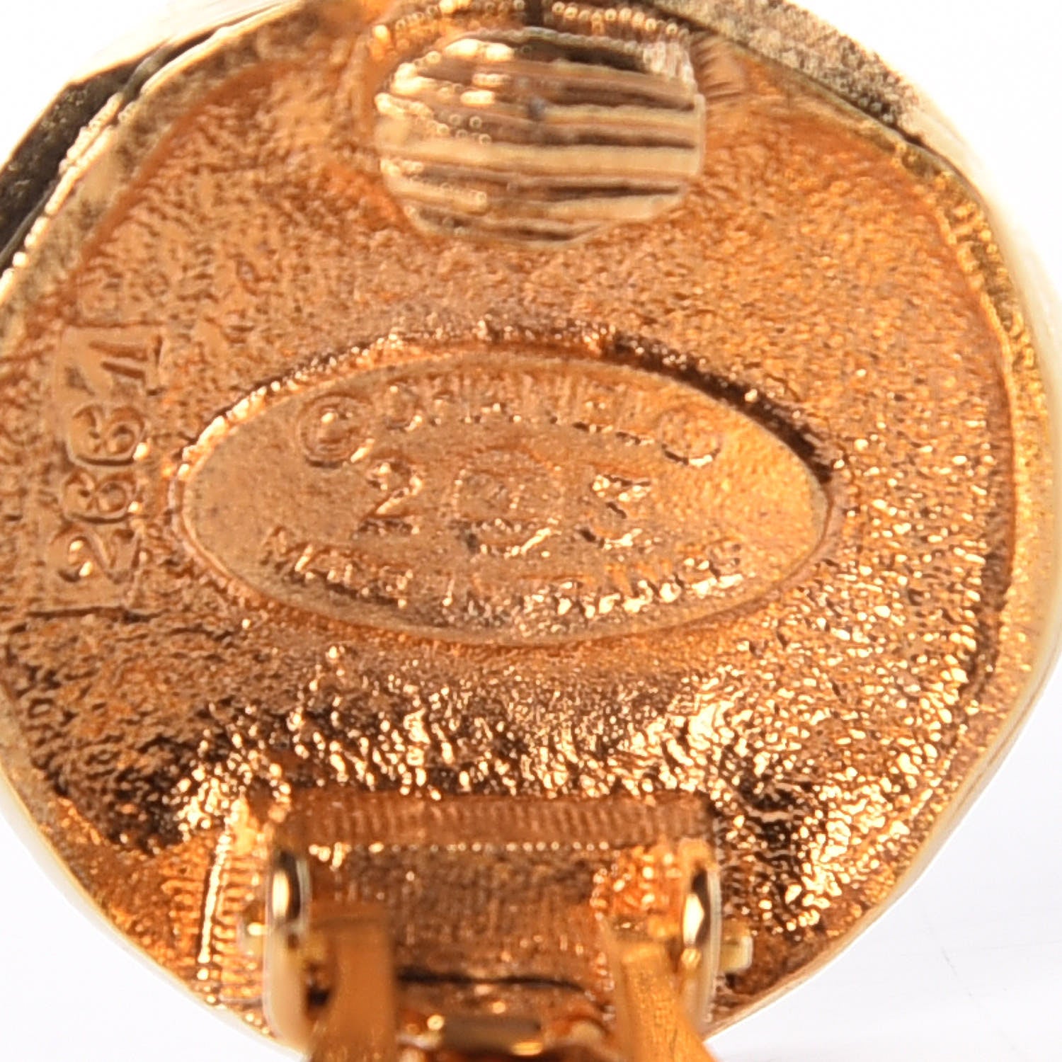 Chanel Round CC Clip On Earrings Gold 4 of 4