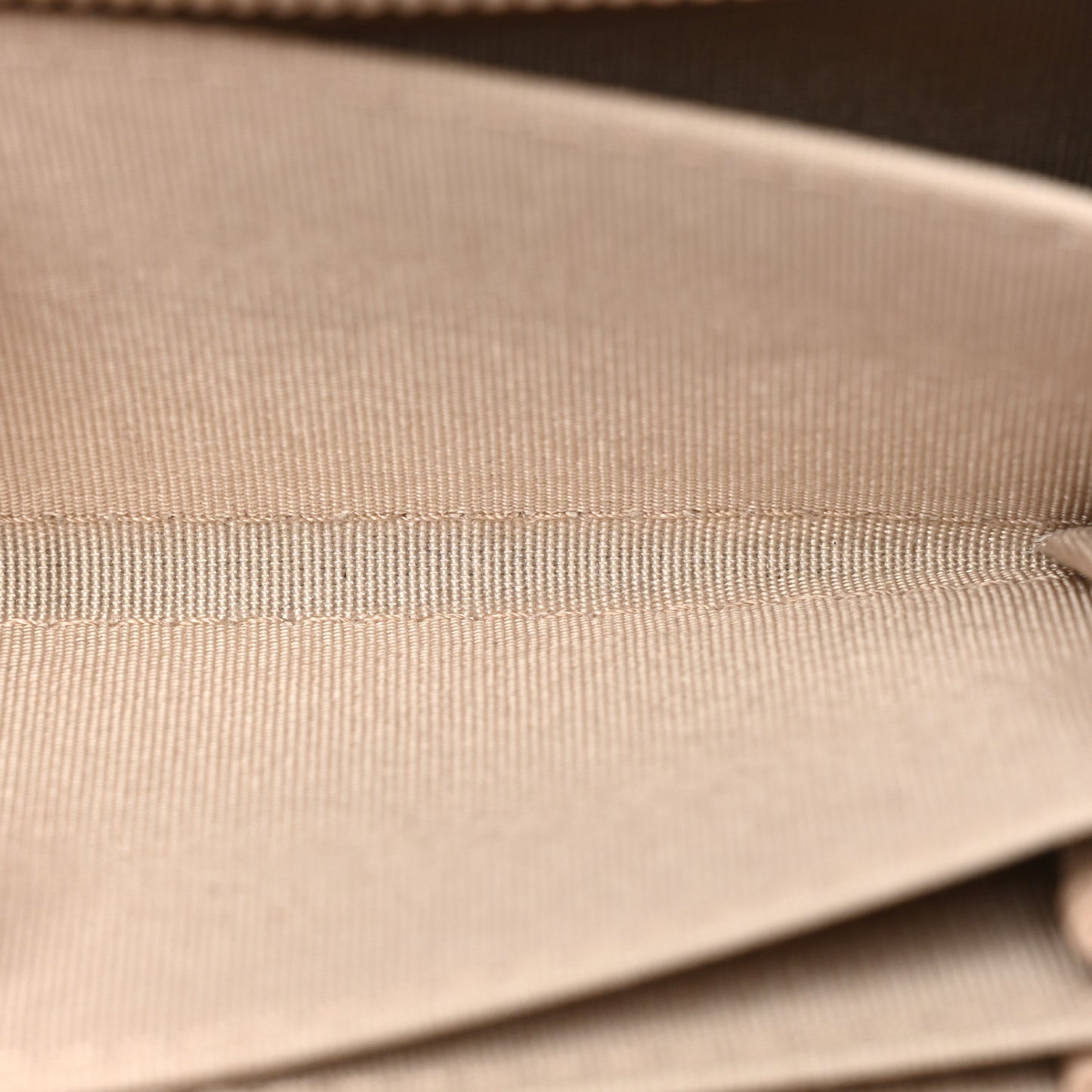 Caviar Timeless CC Zip Around Coin Purse Beige Clair