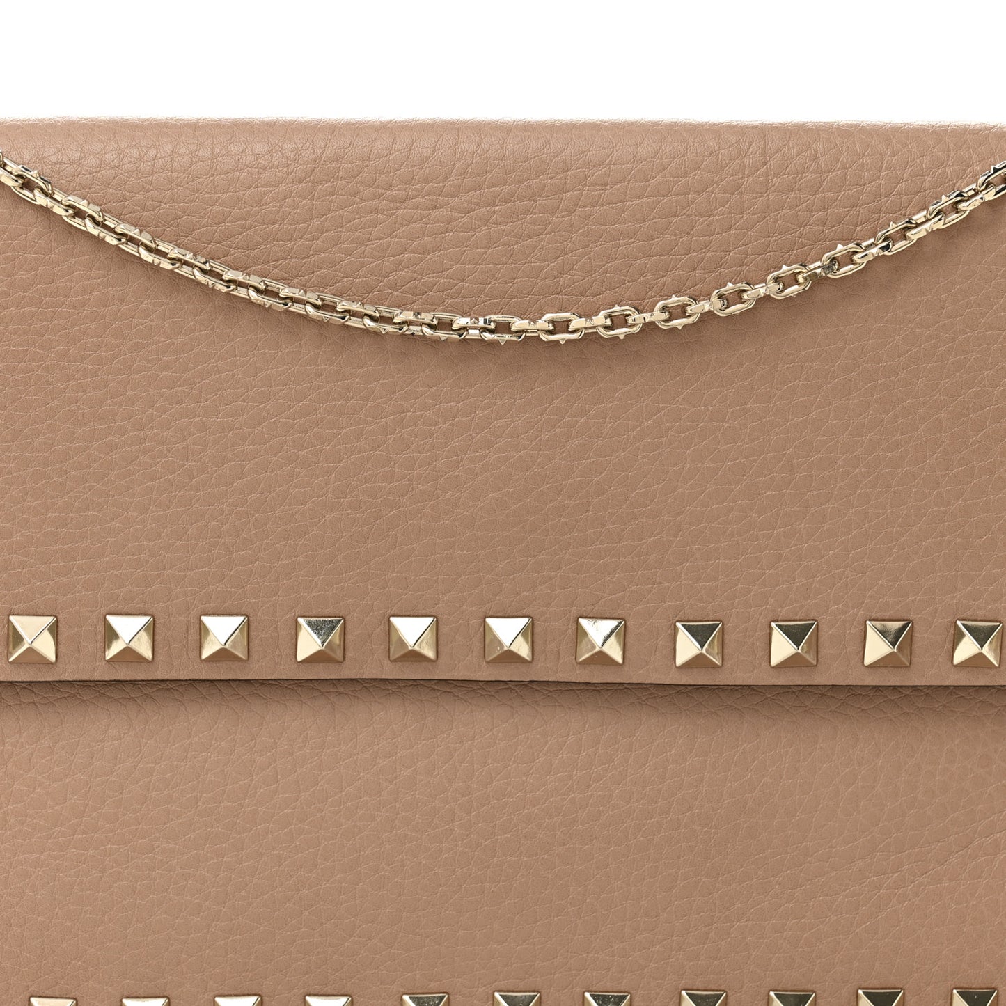 Grainy Calfskin Rockstud Chain Pouch Rose Cannelle