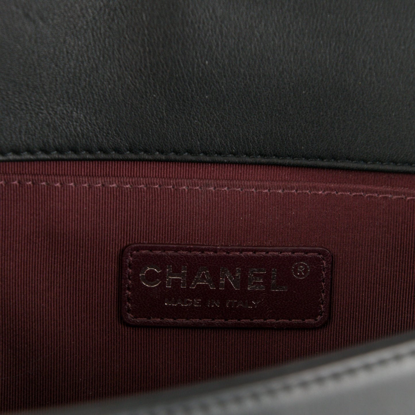 Wrinkled Lambskin Chevron Quilted Medium Boy Flap Black