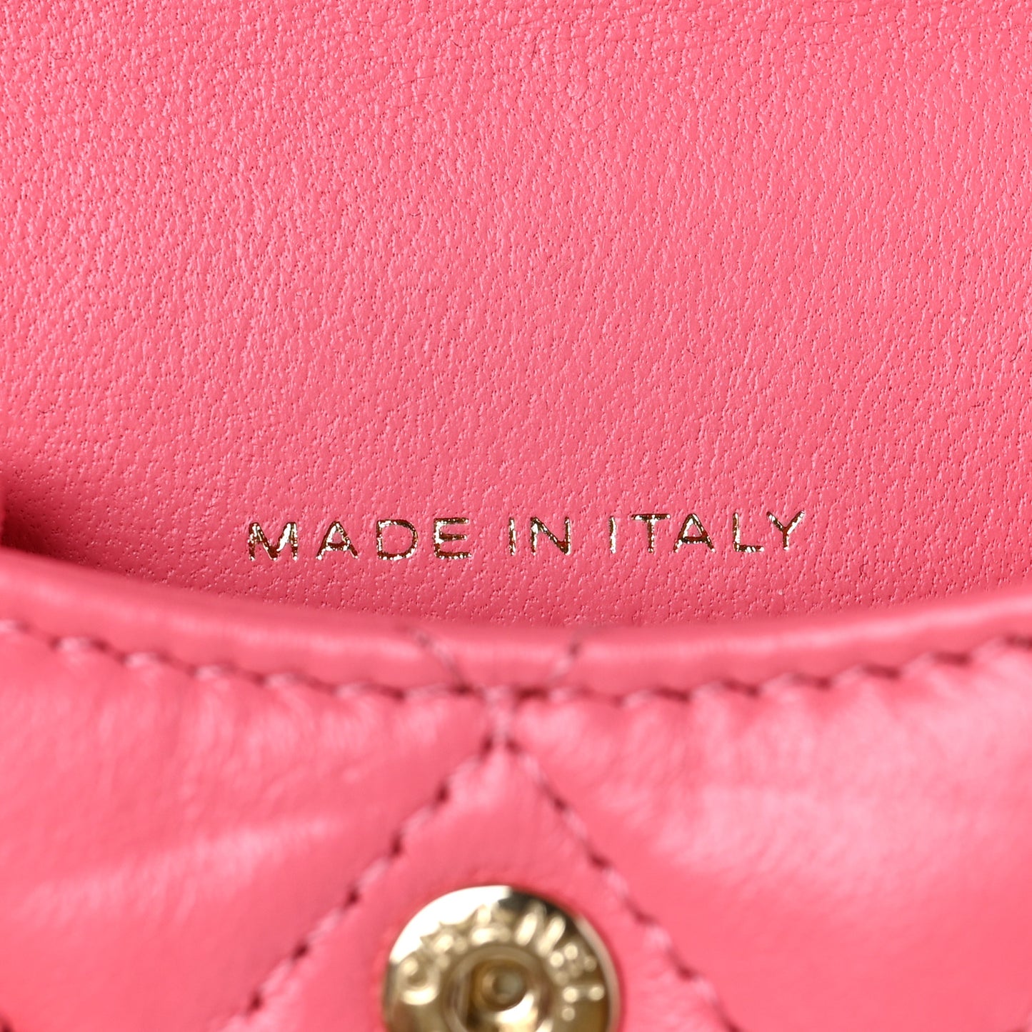 Lambskin Quilted Airpods Pro Case Coral