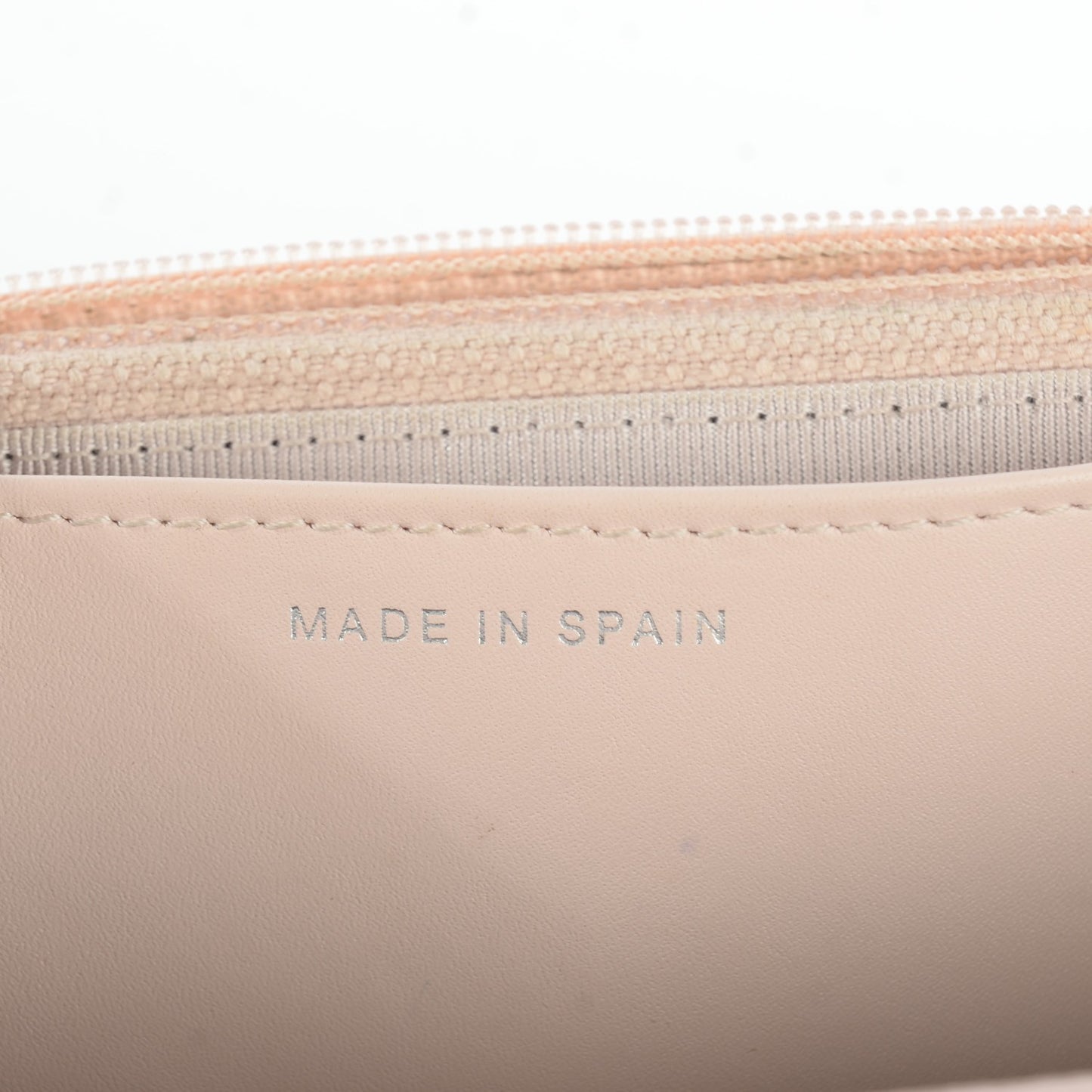 Caviar Quilted Wallet On Chain WOC Light Pink