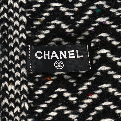 Chanel Cashmere Houndstooth CC Scarf Black White 3 of 4