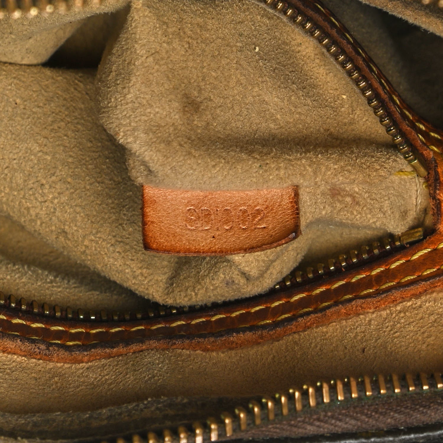 Louis Vuitton Monogram Looping MM 8 of 17