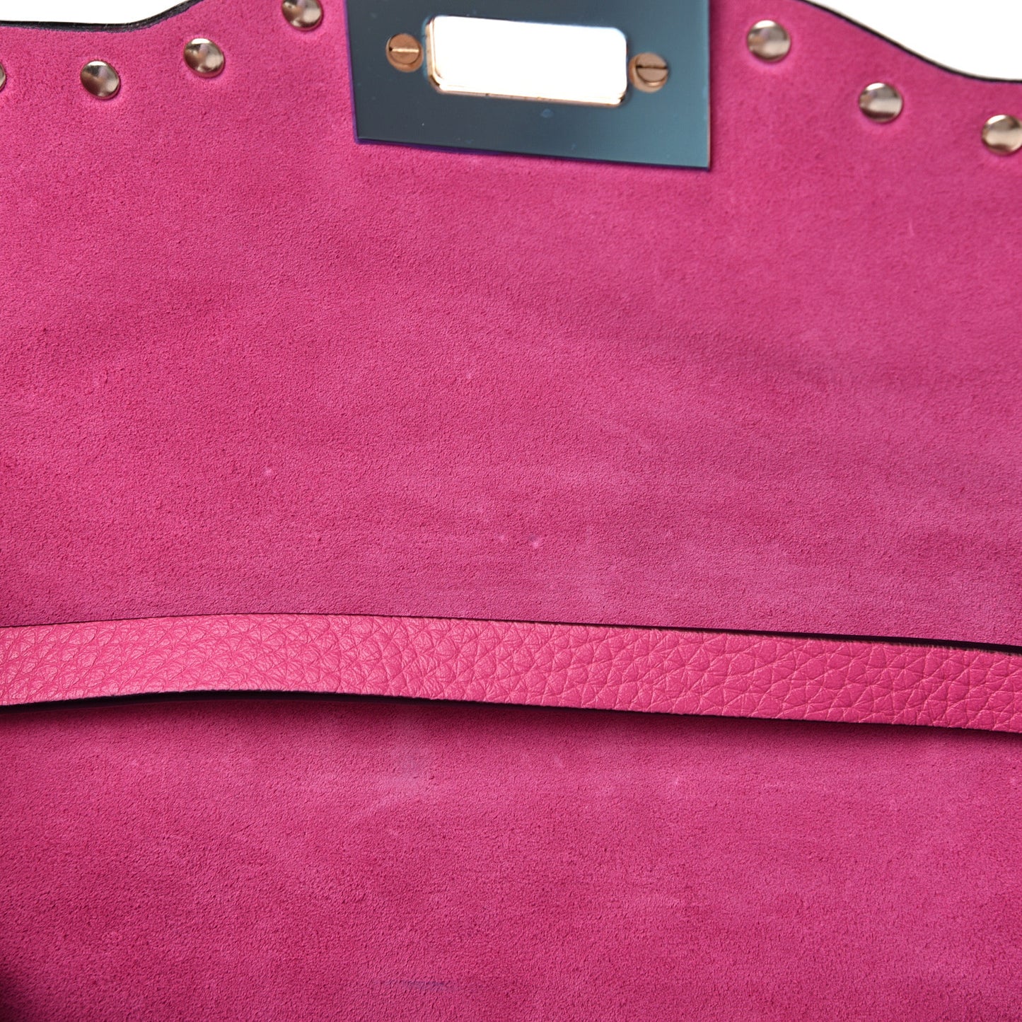 Pebbled Calfskin Medium Rockstud Flip Lock Crossbody Bag Pink Orchid
