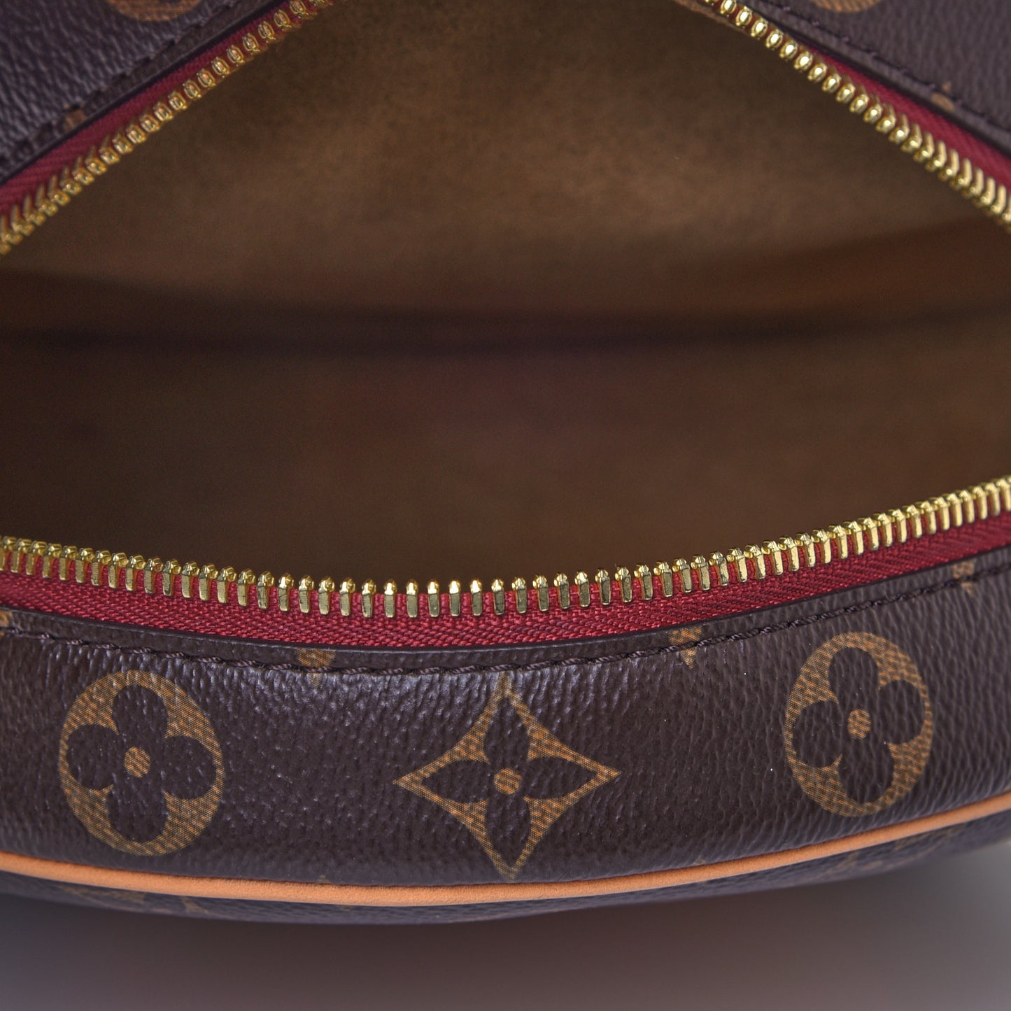 Monogram Boite Chapeau Souple