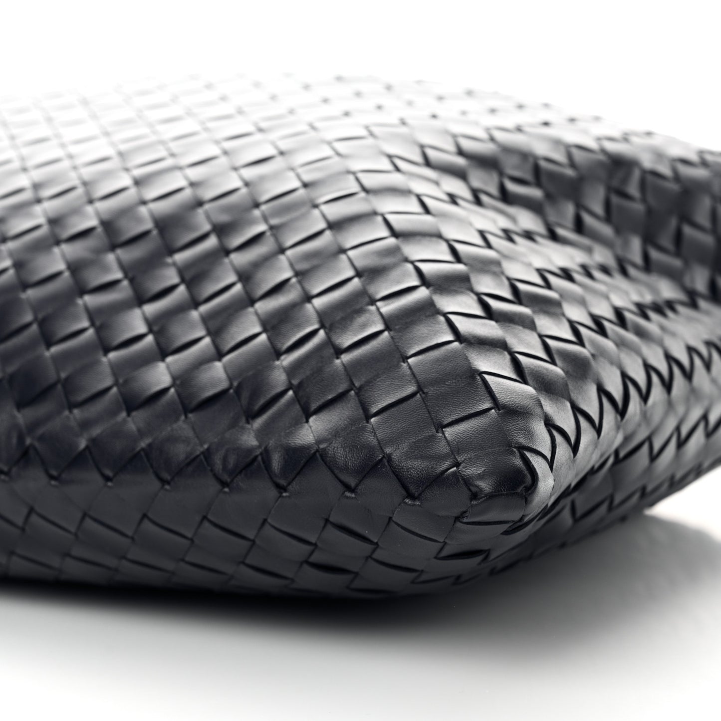 Calfskin Intrecciato Large Hop Space