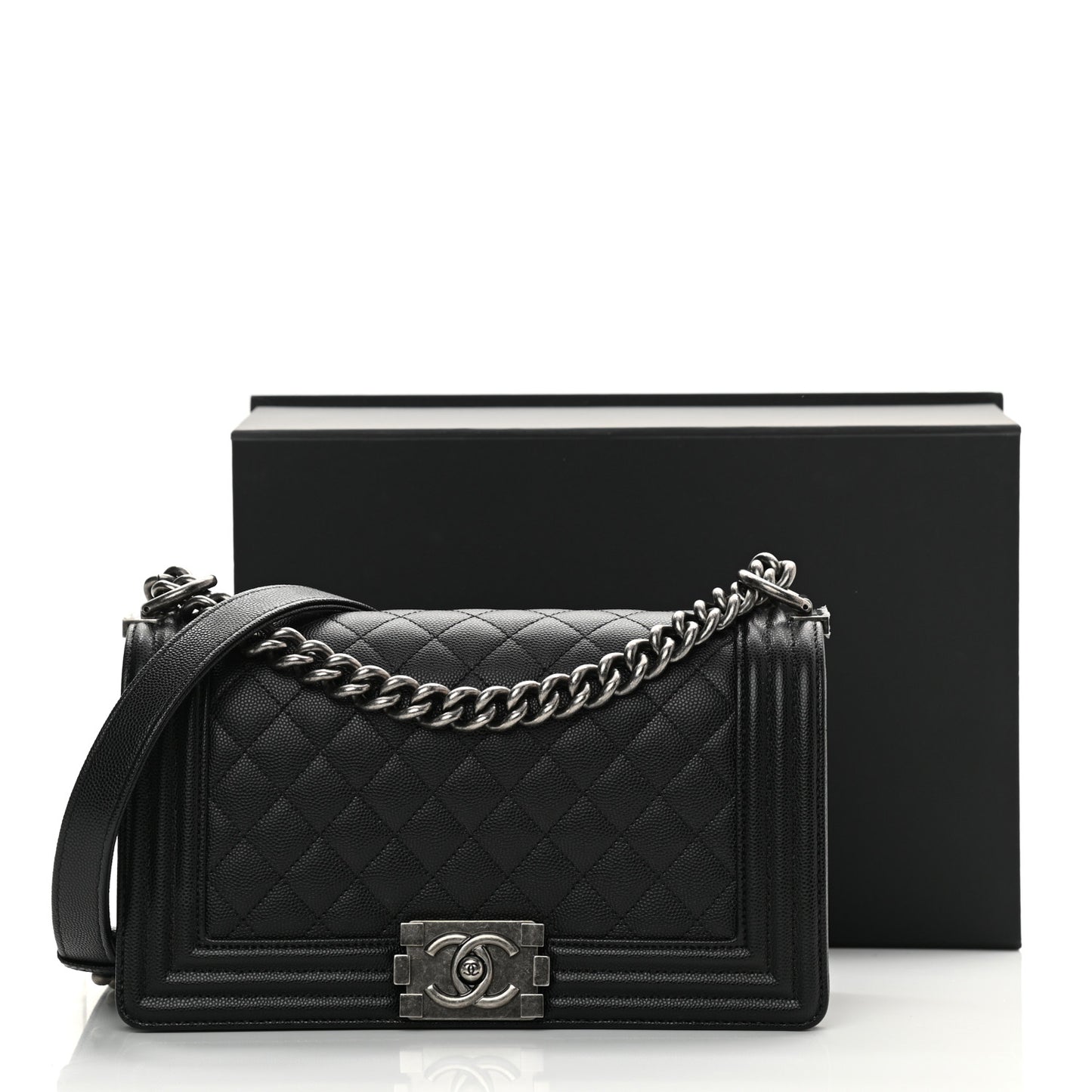 Caviar Quilted Medium Boy Flap Black