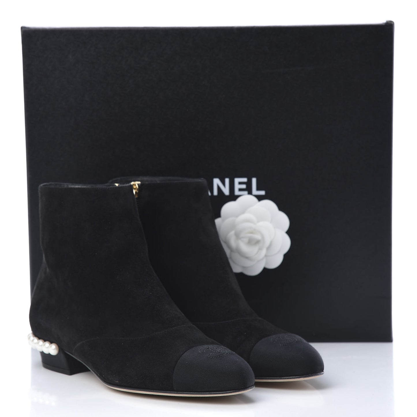 Suede Calfskin Pearl Cap Toe Short Boots 37.5 Black