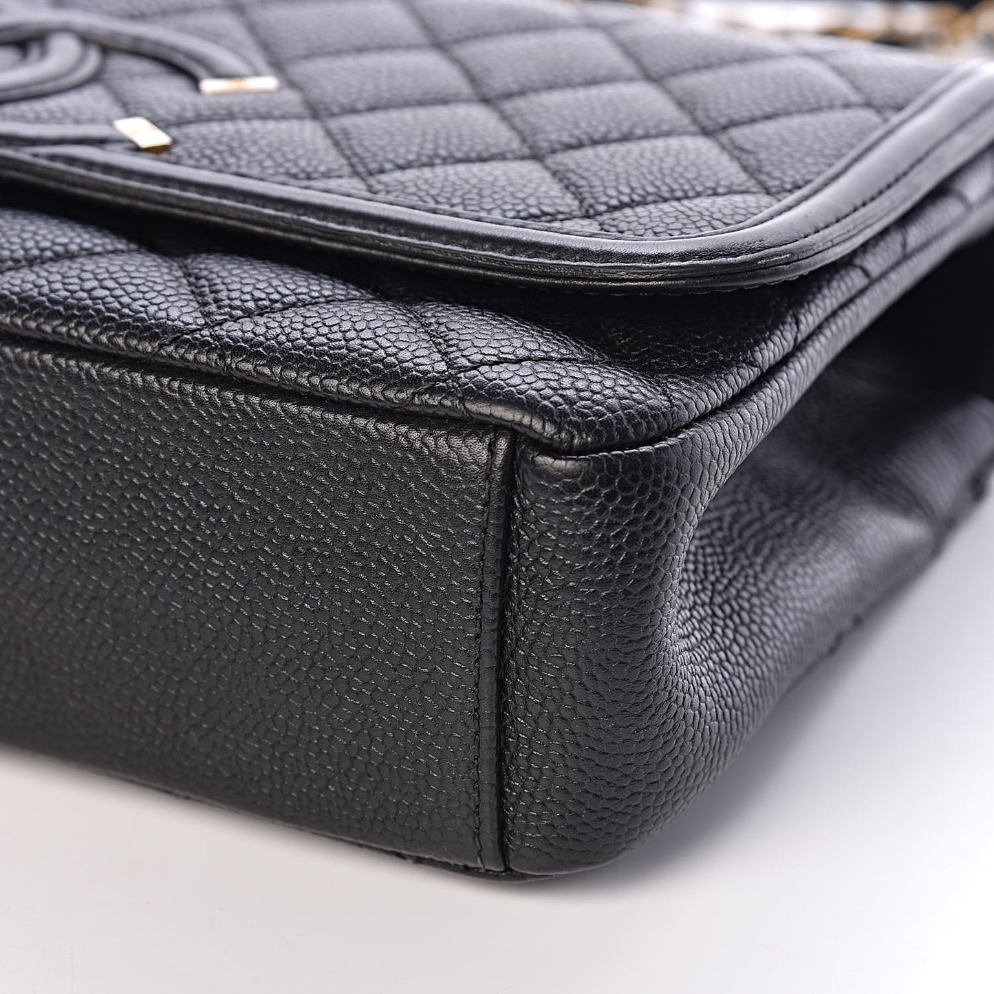 Caviar Quilted Medium CC Filigree Flap Black