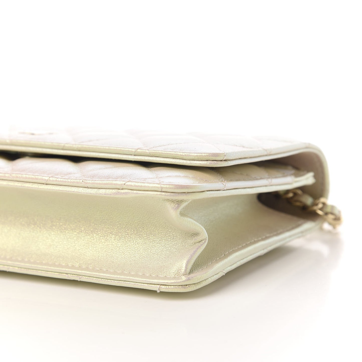 Iridescent Lambskin Quilted Wallet On Chain WOC Ivory