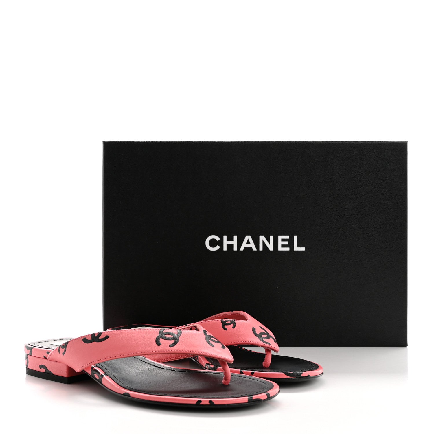 Chanel Lambskin Printed CC Thong Sandals 35 Pink Black 10 of 10