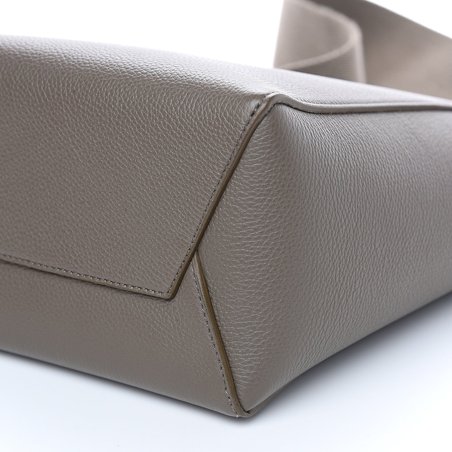 Soft Grained Calfskin Small Sangle Bucket Bag Taupe