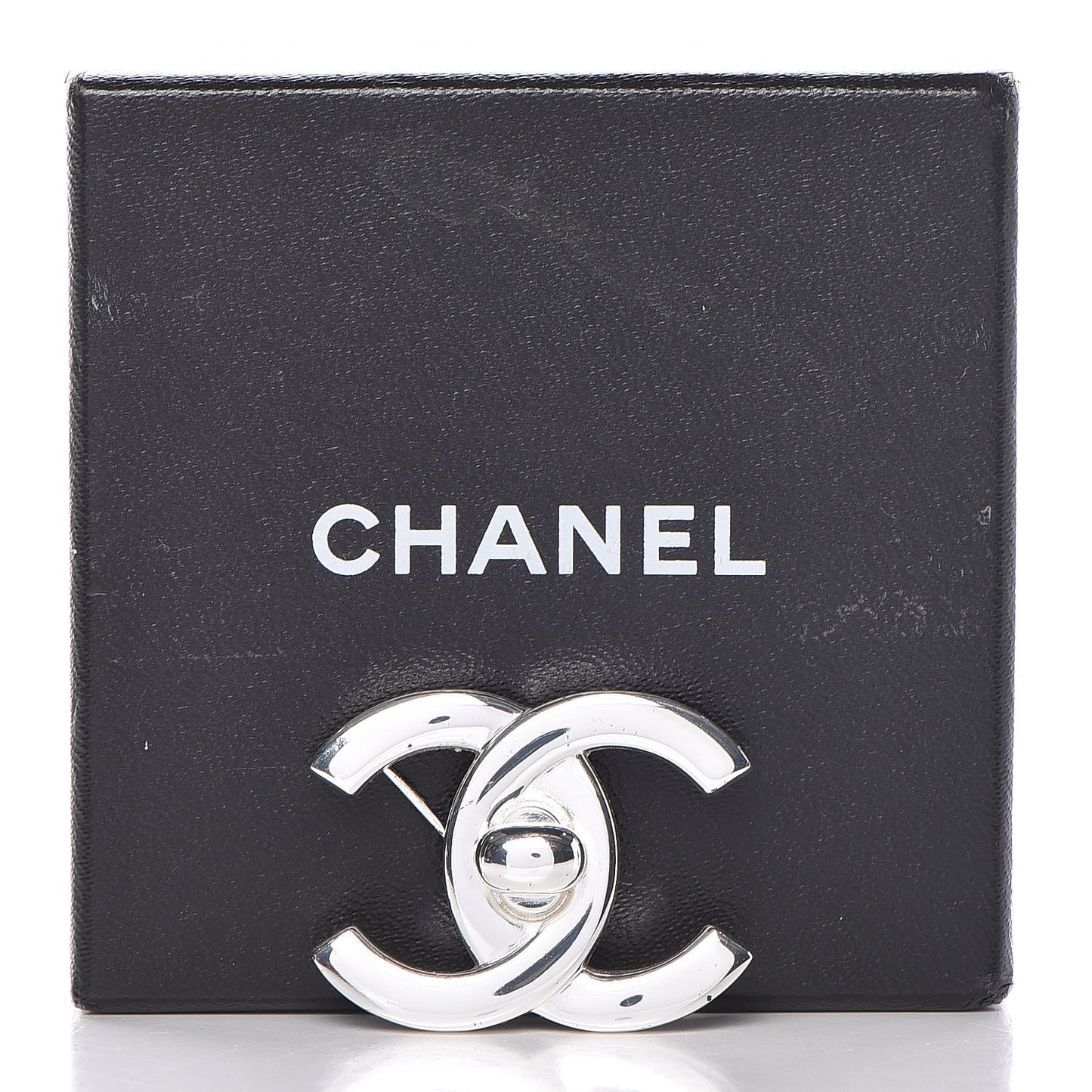 CC Turnlock Brooch Silver