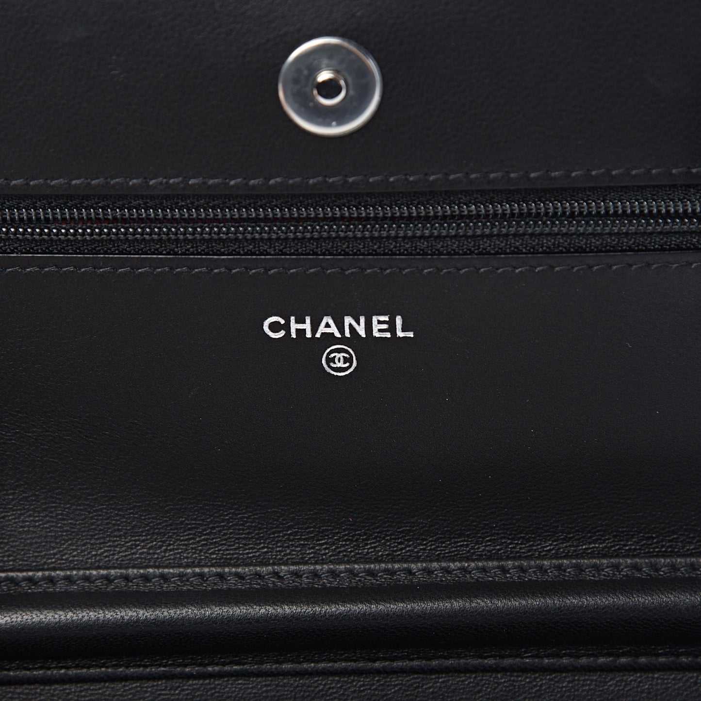 Calfskin Whipstitch Wallet On Chain WOC Black