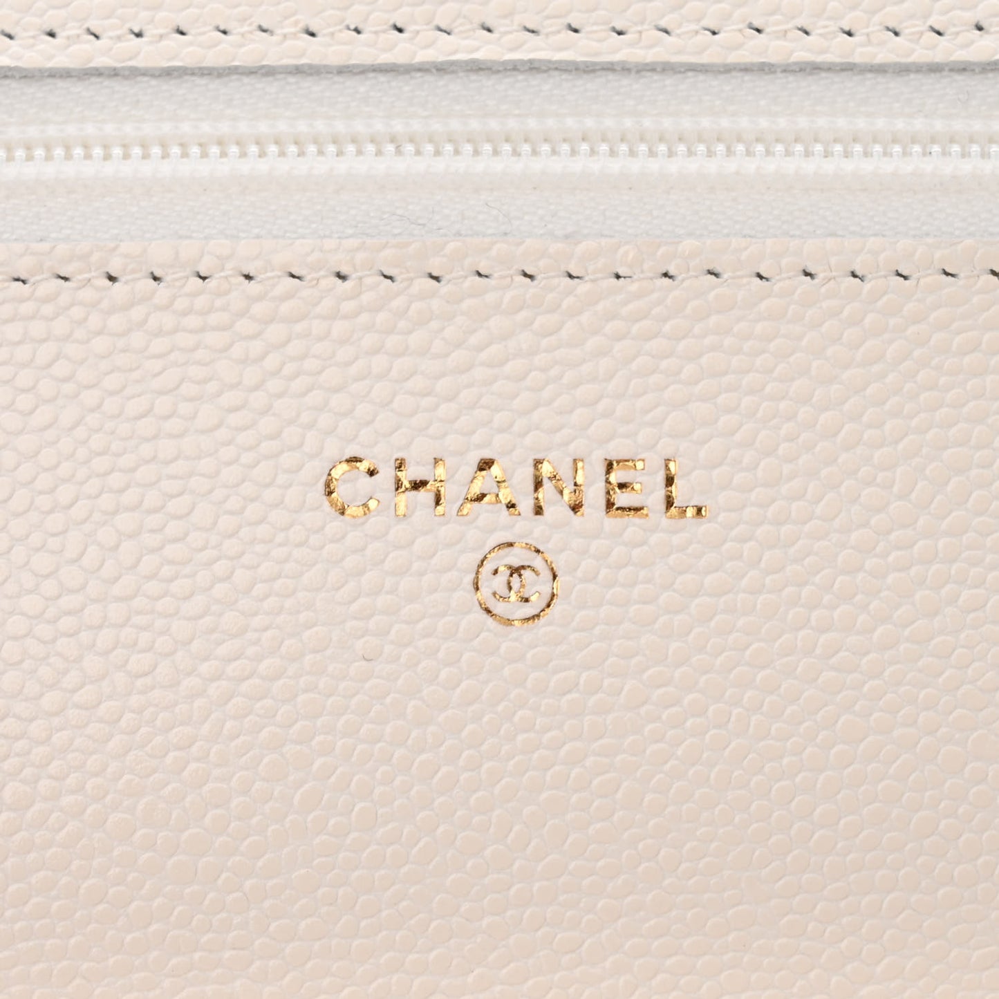 Caviar Quilted Wallet on Chain WOC White