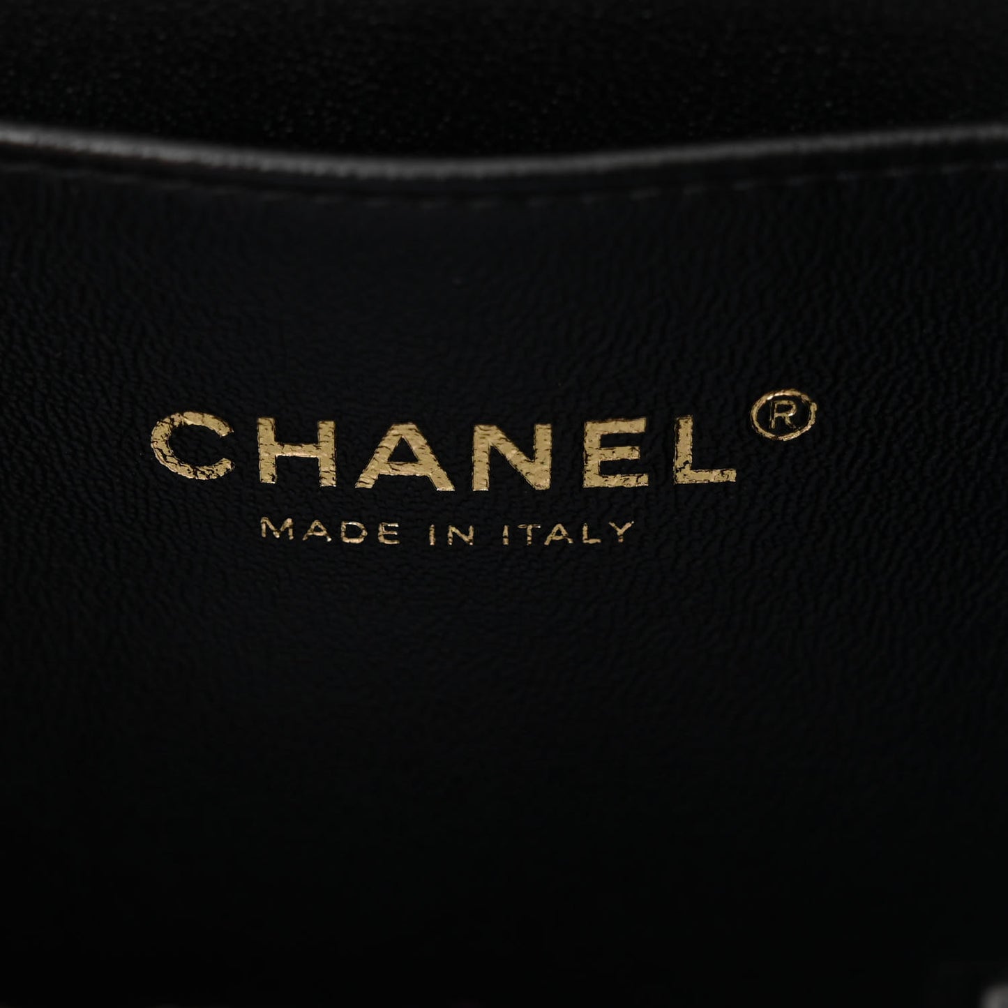 Caviar Quilted Small Top Handle Vanity Case With Chain Black