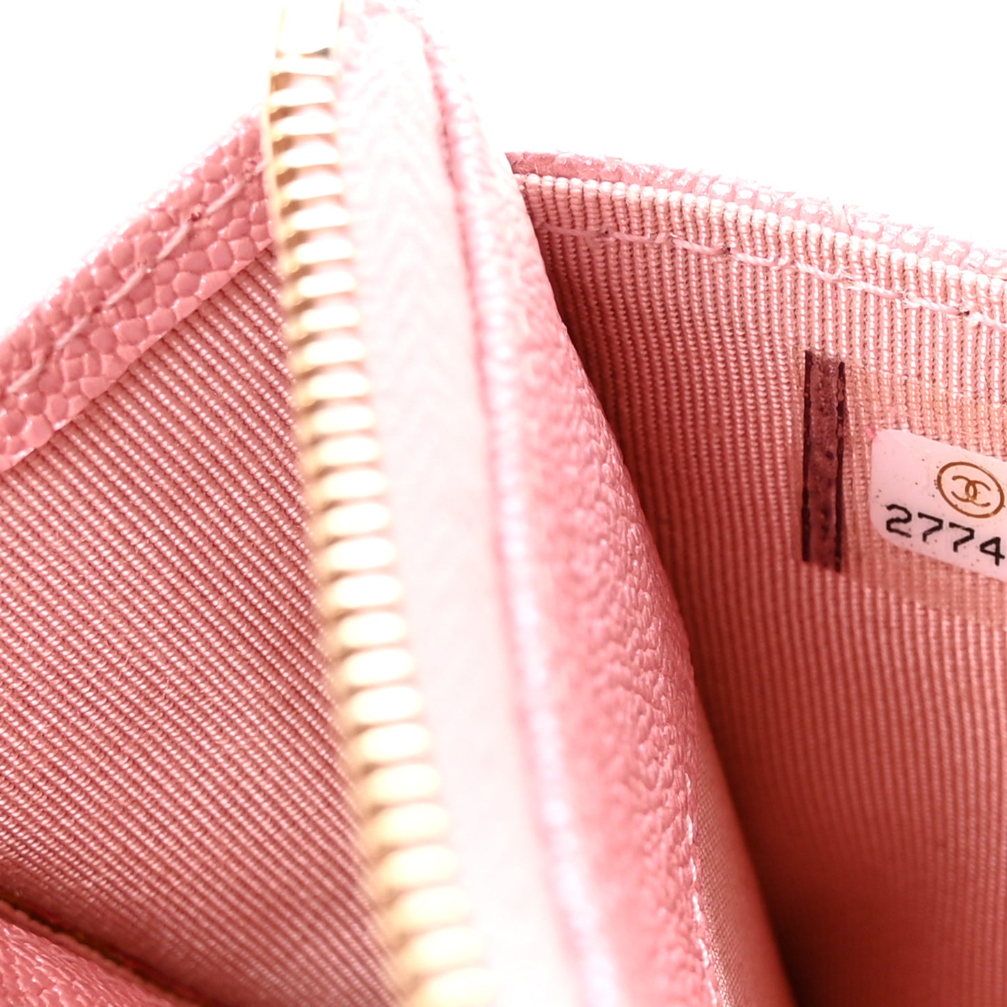 Iridescent Caviar Quilted Classic Pouch With Handle Rose Pink