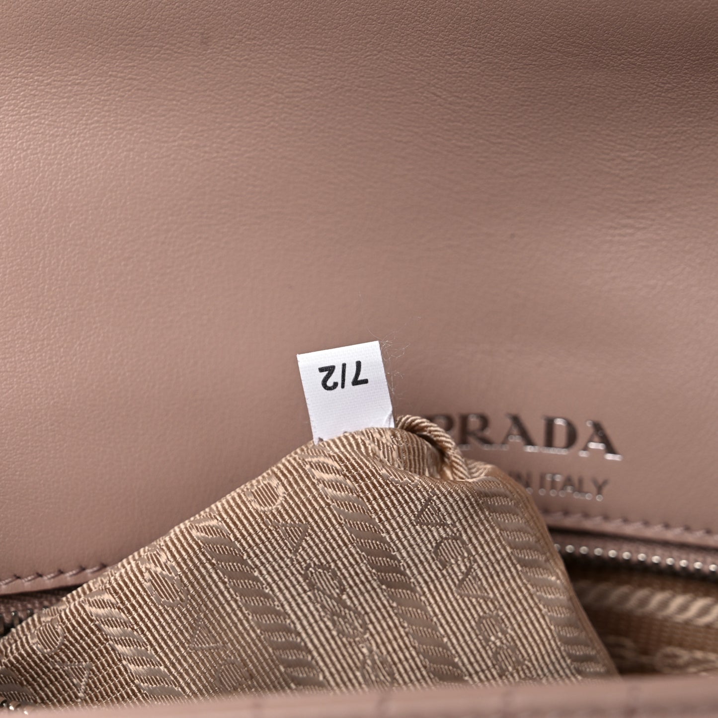 Soft Calfskin Impunture Diagramme Medium Chain Flap Shoulder Bag Cipria