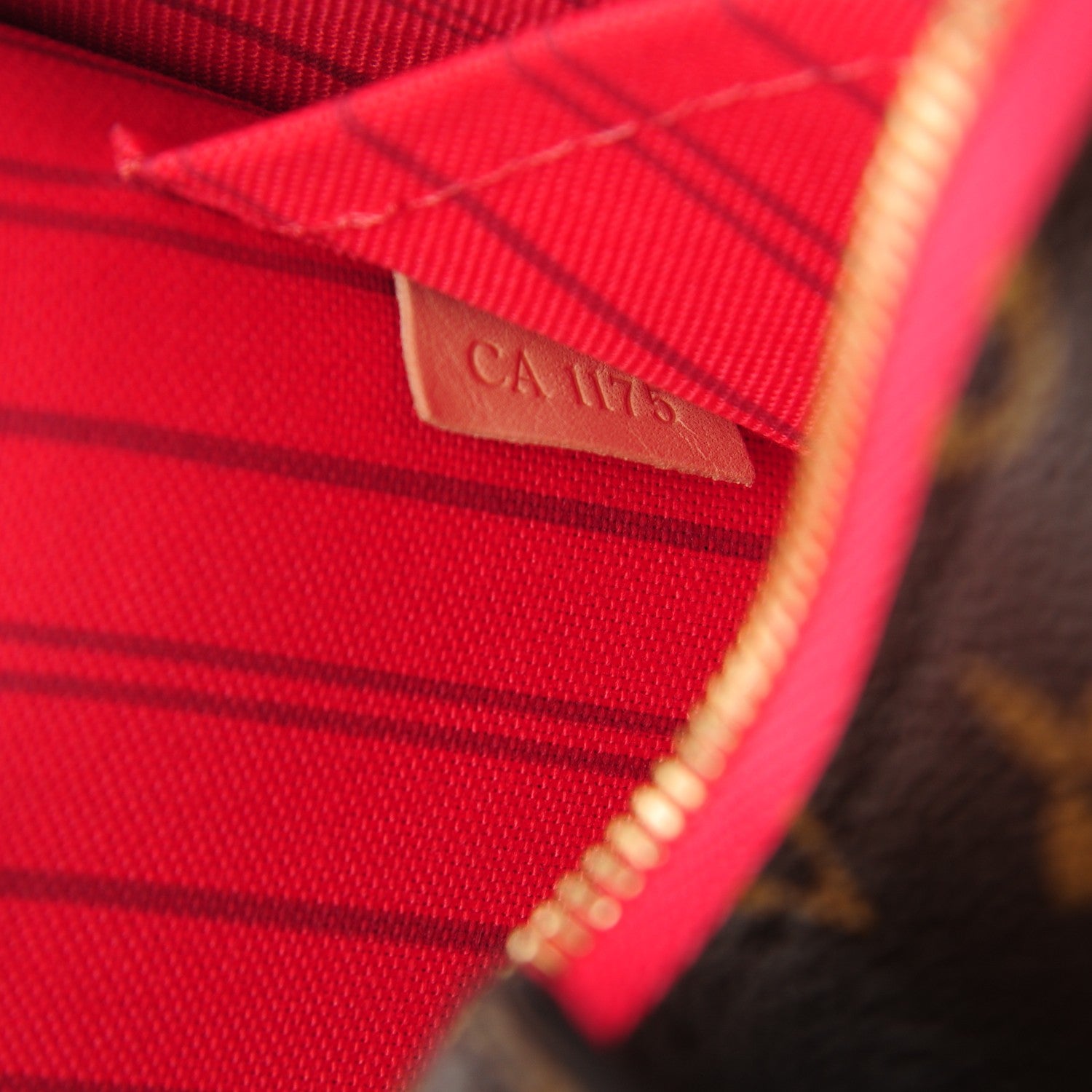 Louis Vuitton Monogram Neverfull MM GM Pochette Grenade 7 of 7