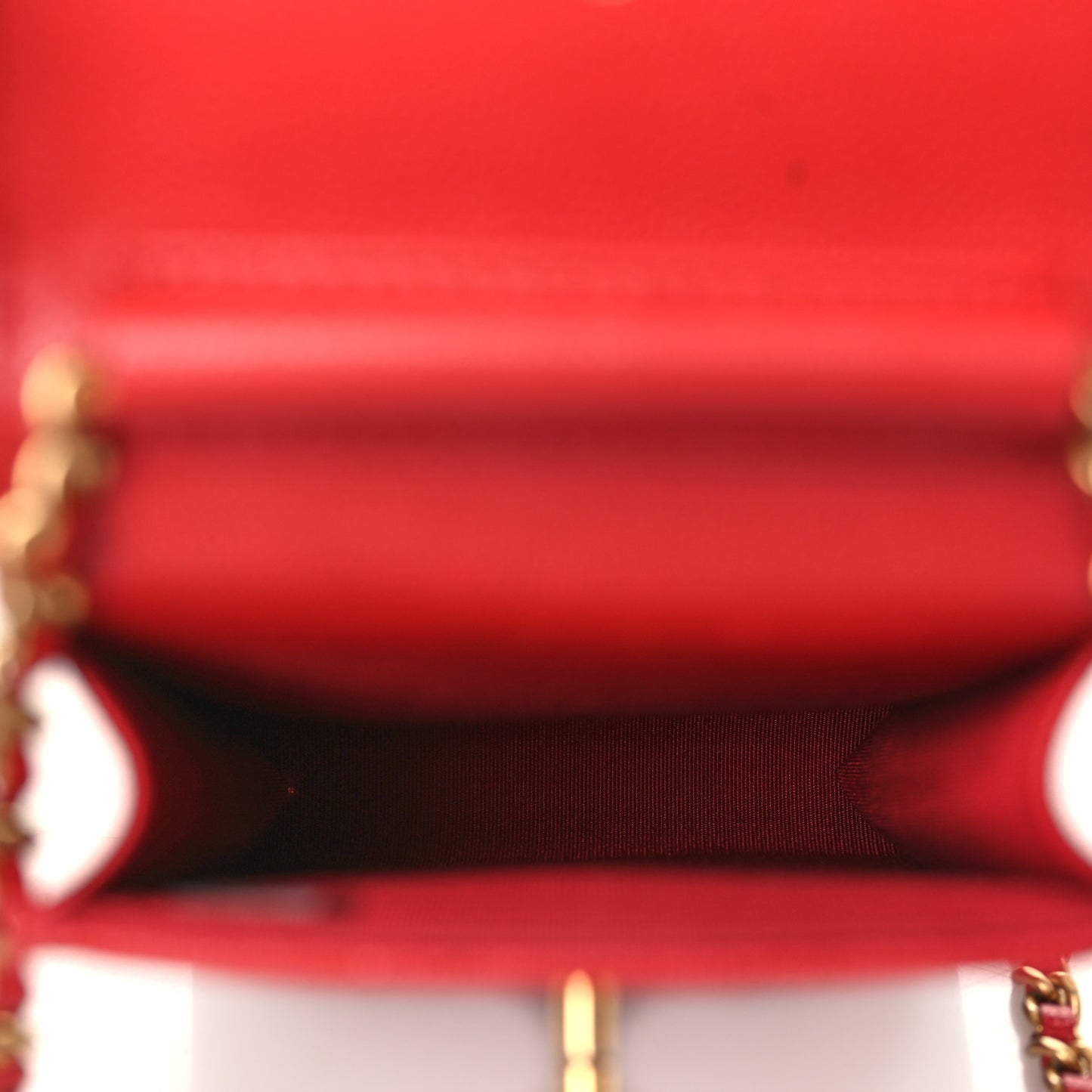 Caviar Quilted Chain Handle Round Phone Holder Red