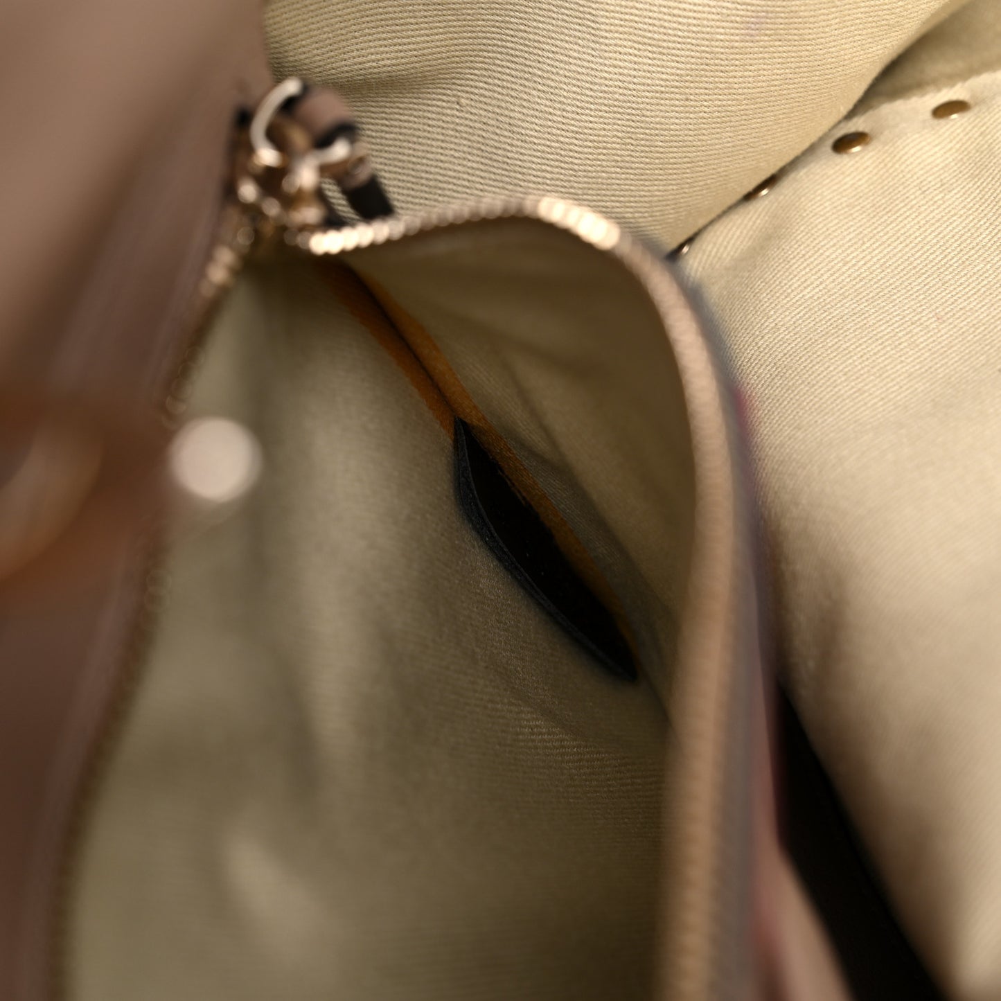 Vitello Medium Rockstud Tote Alpaca