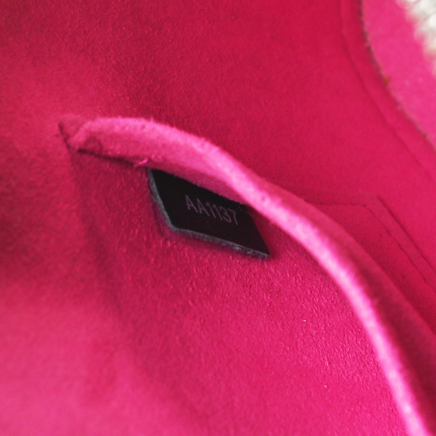 Epi Alma BB Black Hot Pink