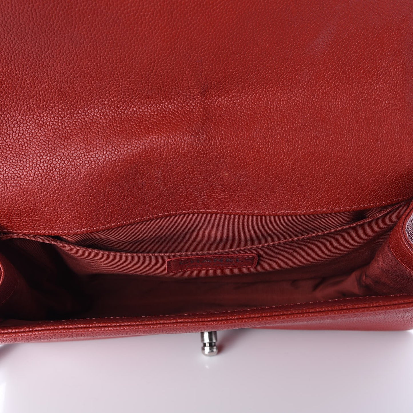 Caviar Quilted Medium Boy Flap Red
